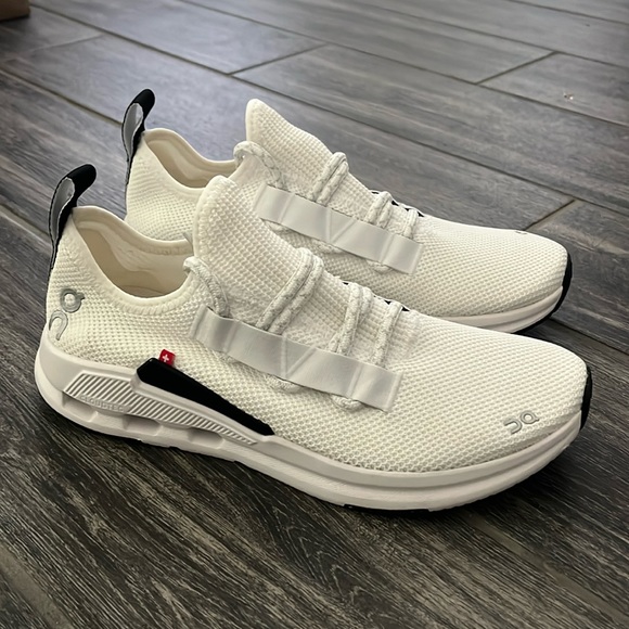 On Running Shoes - W’s Cloudeasy 8